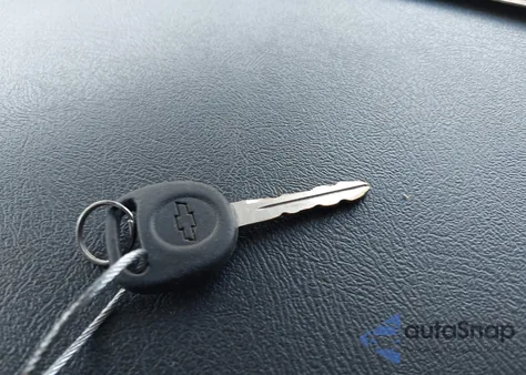 2001 Chevrolet Tahoe Lt z USA, uszkodzony, nr VIN 1GNEK13T71J206740